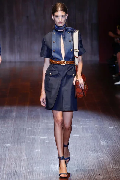 Look 28